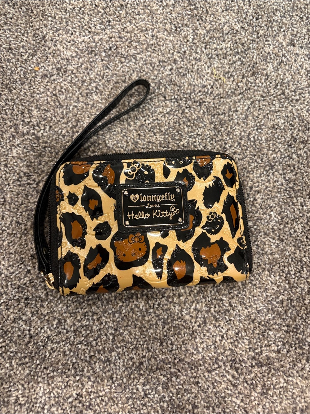 Loungefly Leopard Hello Kitty Wristlet - Black & Tan